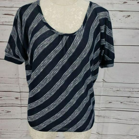 Carol Rose striped dolman sleeve medium top blouse - Picture 2 of 6